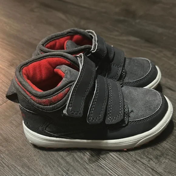 Toddler Boy Shoes SZ 9 // Osh Kosh - Picture 2 of 7